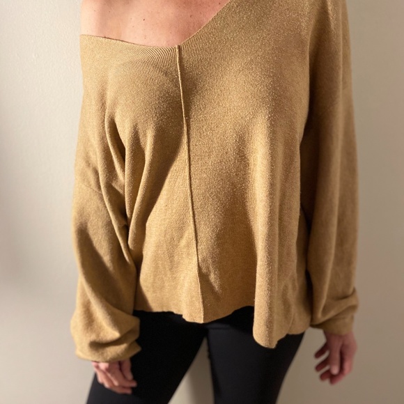 H&M Sweater - Picture 2 of 2